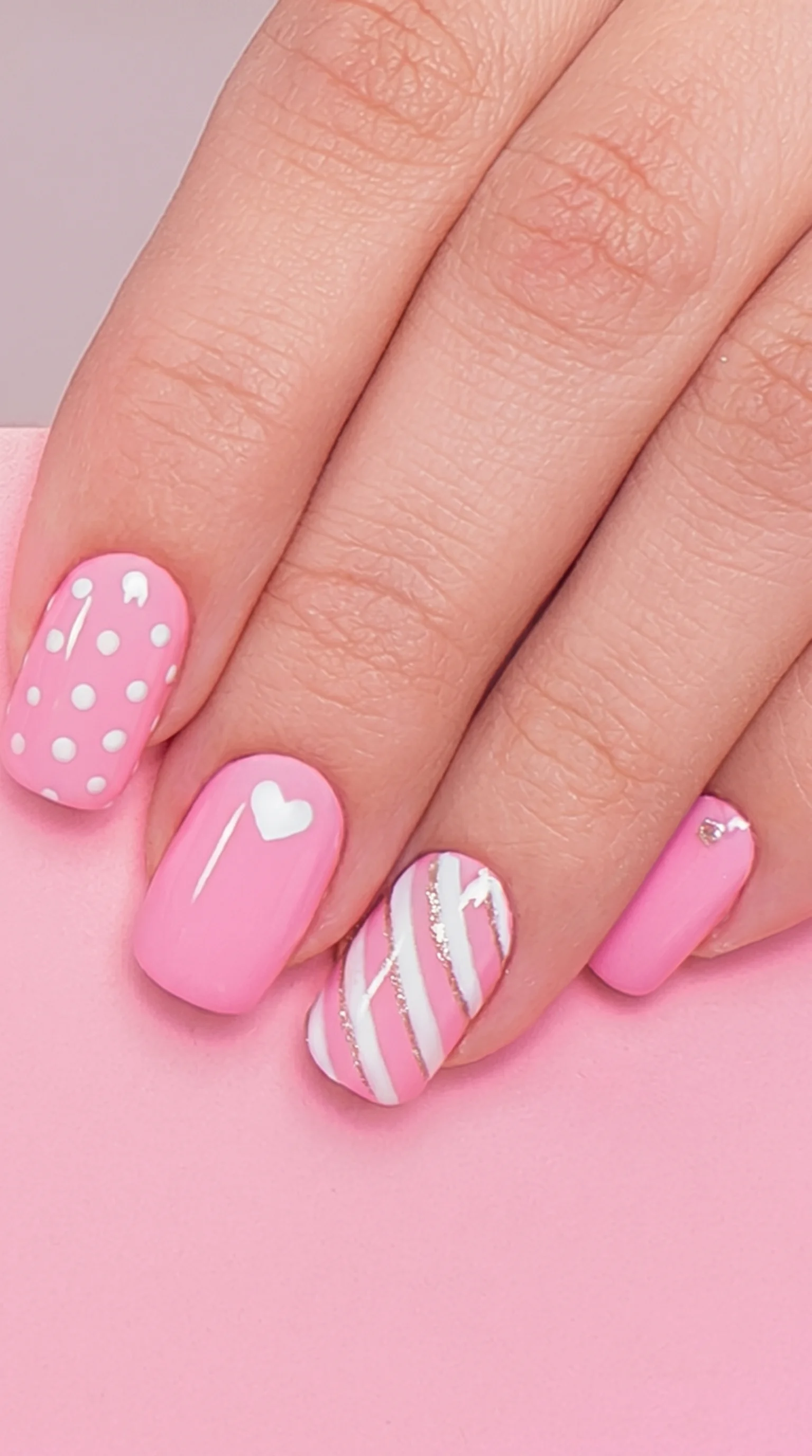 Sweetheart Candy Swirl Nails