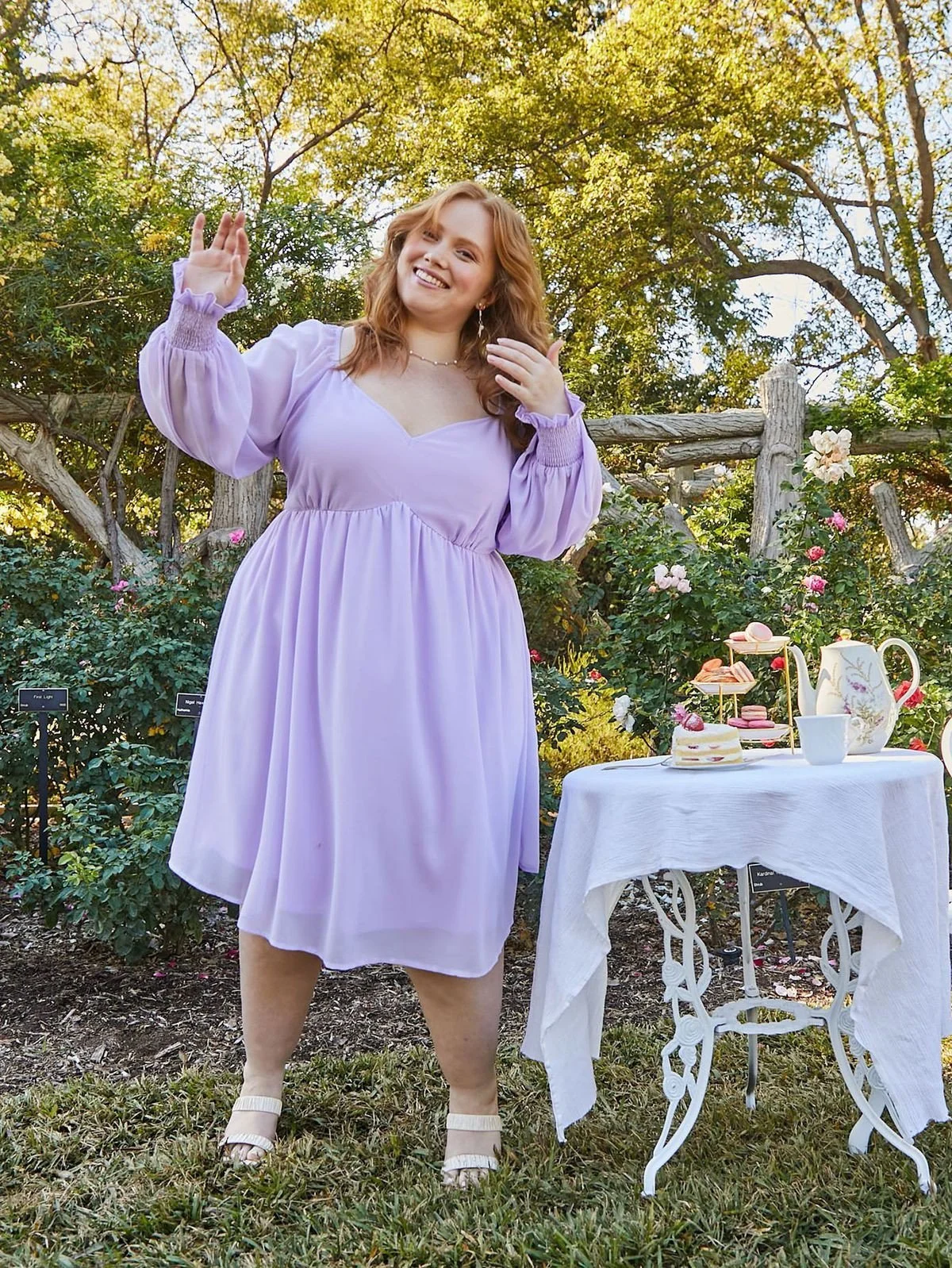 Elegant Lavender Dress with Voluminous Sleeves