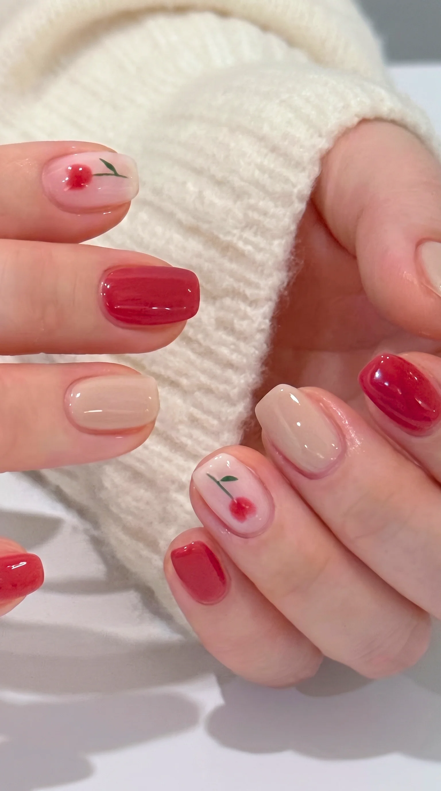 Delicate Red Tulip & Neutral Fall Nail Inspo